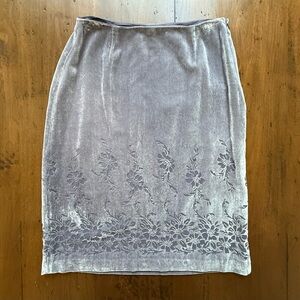 Casual Corner Lavender Velvet Pencil Skirt with Floral Design